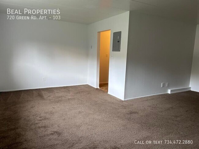 Building Photo - 720 Green Rd