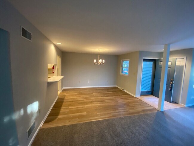 Building Photo - First Floor 2 BR 2 BA Condo in Wyomissing,...