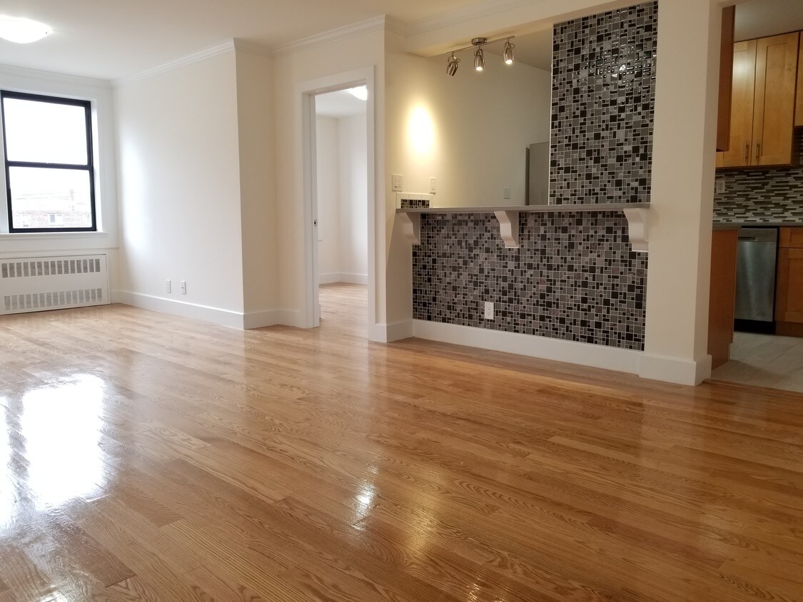 Primary Photo - 3225 Johnson Ave