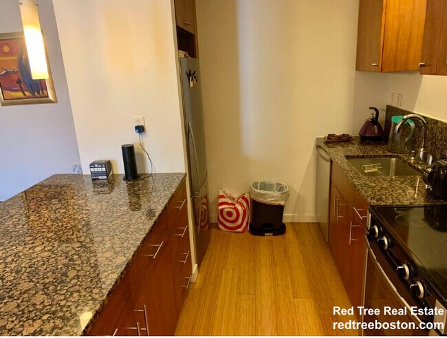 Photo - 16 Miner St Apartment