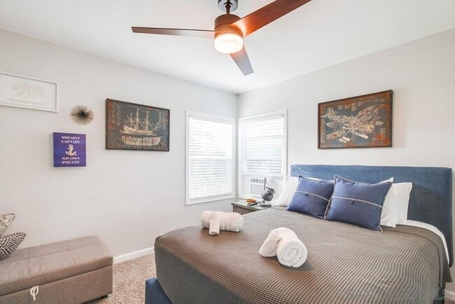 Foto del edificio - BEAUTIFULLY MAINTAINED AND UPDATED HOME W/...