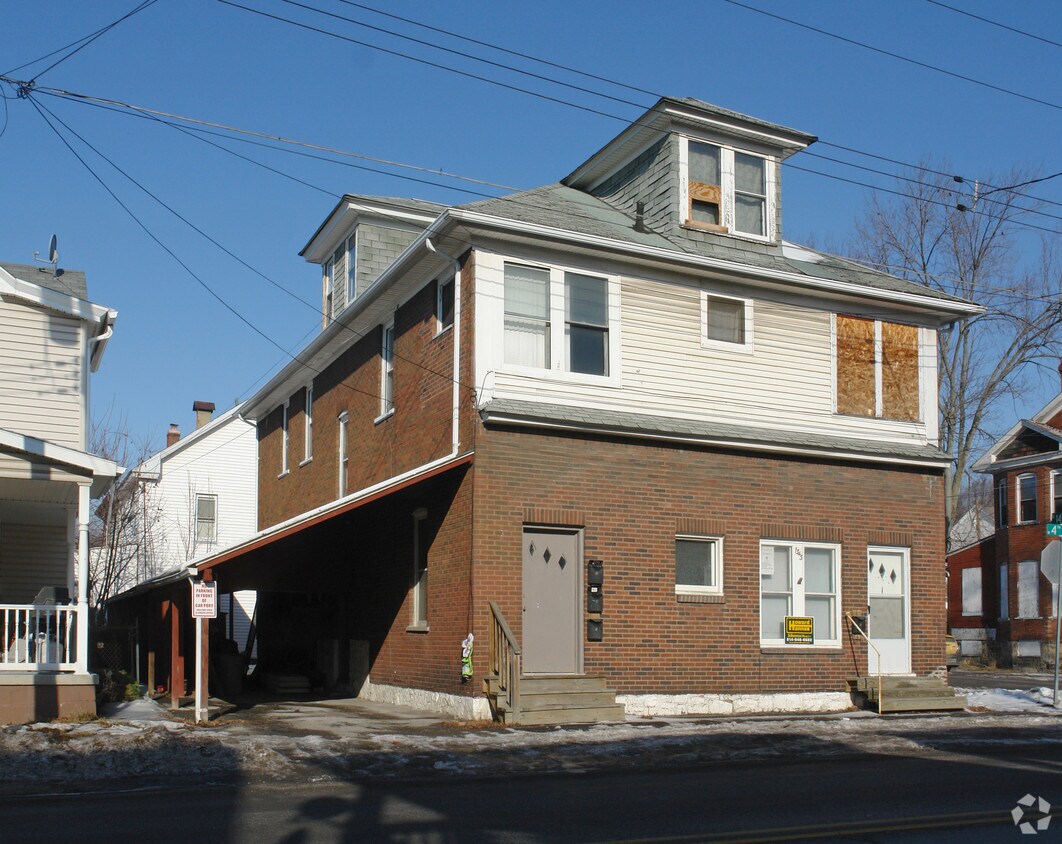 1343 N 4th Ave, Altoona, PA 16601 Apartments at 1343 N 4th Ave Altoona, PA