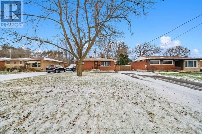 Building Photo - 32 Collingdon Dr