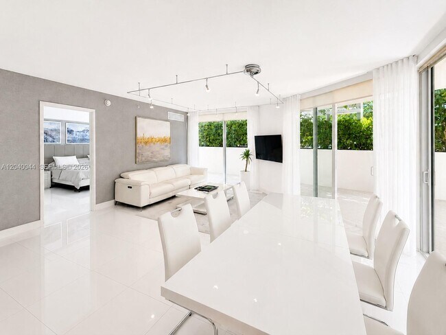 Foto del edificio - 200 Sunny Isles Blvd