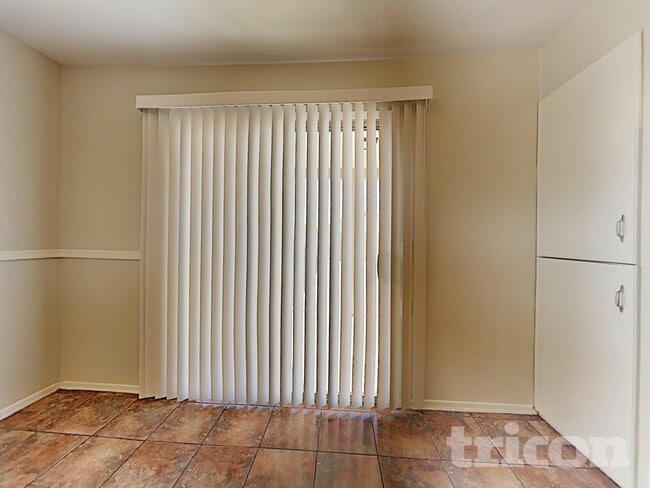 Building Photo - 11519 W Windrose Ave