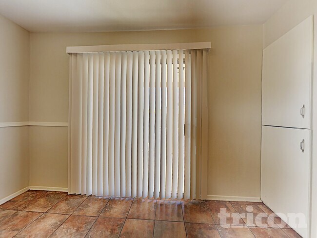 Foto del edificio - 11519 W Windrose Ave