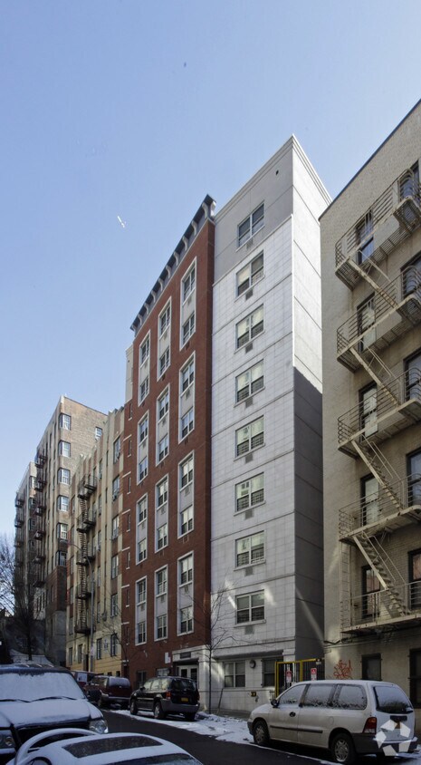 Building Photo - 112 Henwood
