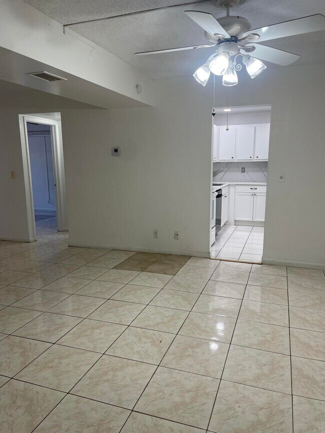 Foto del edificio - 628 NW 13th St