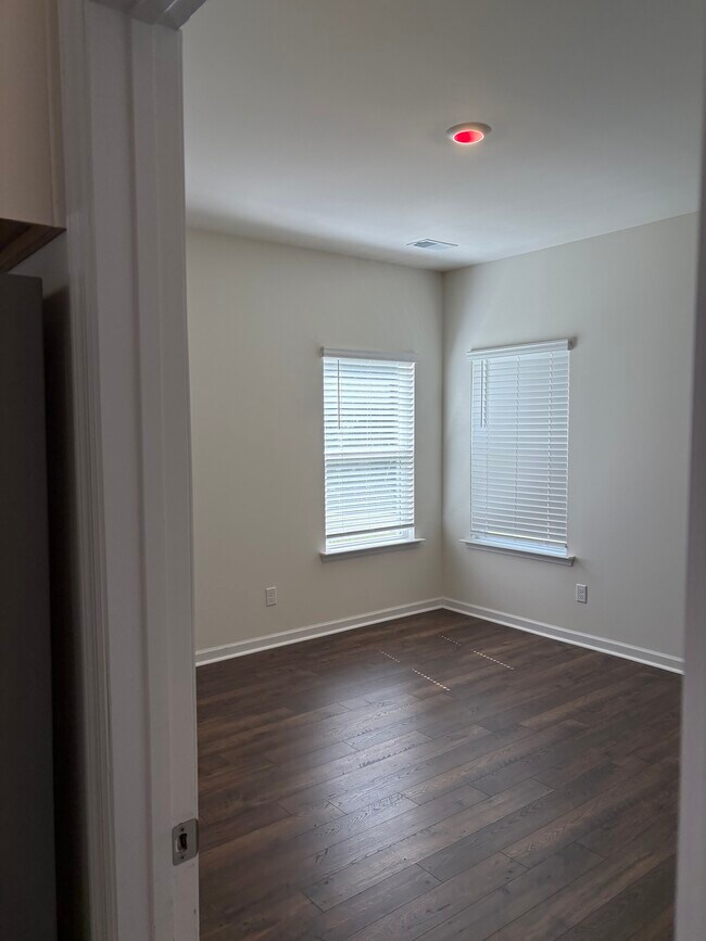 Building Photo - 4045 Bentwood Cove Dr