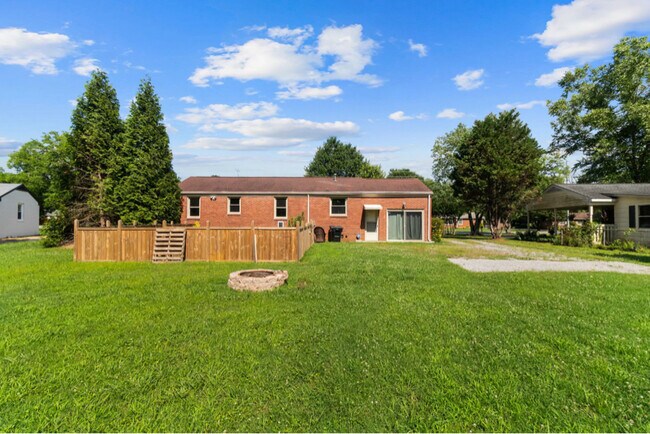 Foto del edificio - 1407 Leaf Ave