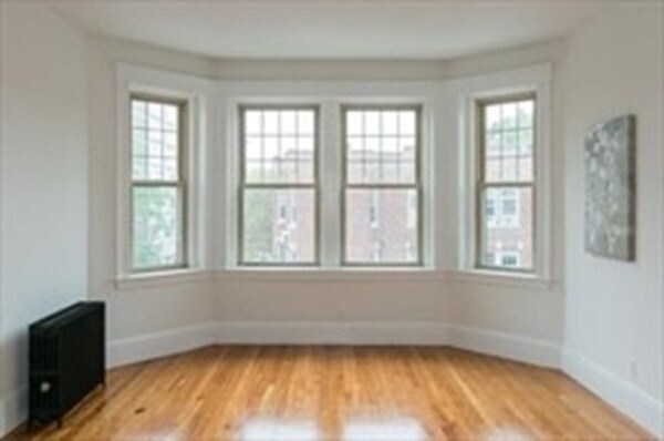 Building Photo - 71 Babcock St