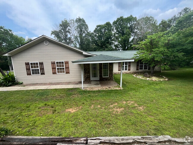 Building Photo - 1828 Tabernacle Church Rd