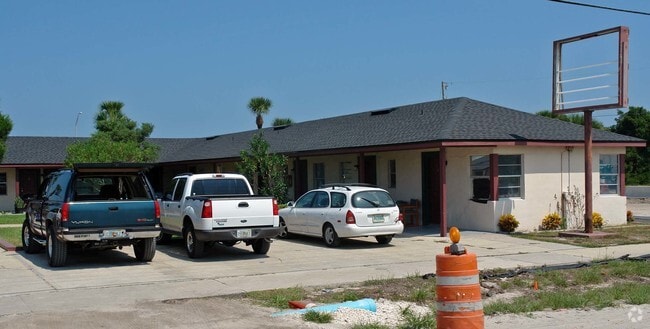 Building Photo - Casa De Vilano
