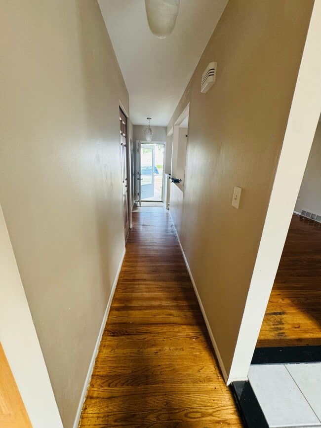Foto del edificio - 29415 Cunningham Dr