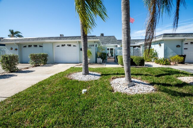 Foto del edificio - 128 Boca Ciega Point Blvd N