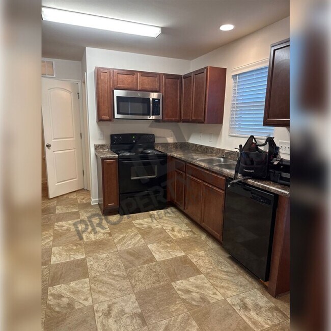 Foto del edificio - 3 Bedroom Home, Rocky Mount