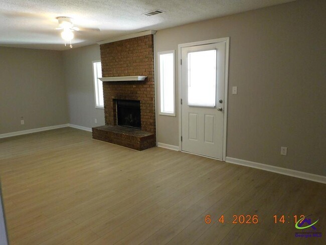 Foto del edificio - 1215 Macon Rd