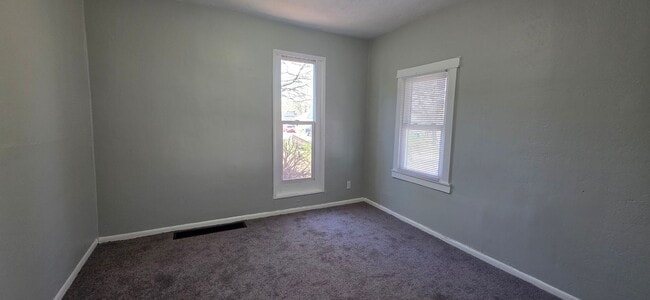 Foto del edificio - 1631 W 7th St