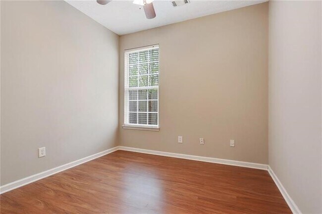 Building Photo - 3705 Hutchinson Trace Dr