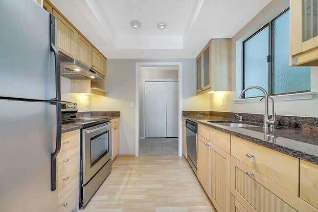 Foto del edificio - 14333 Saratoga Avenue, Unit #4