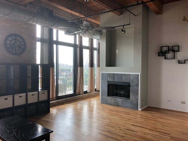 Building Photo - 1250 W Van Buren St