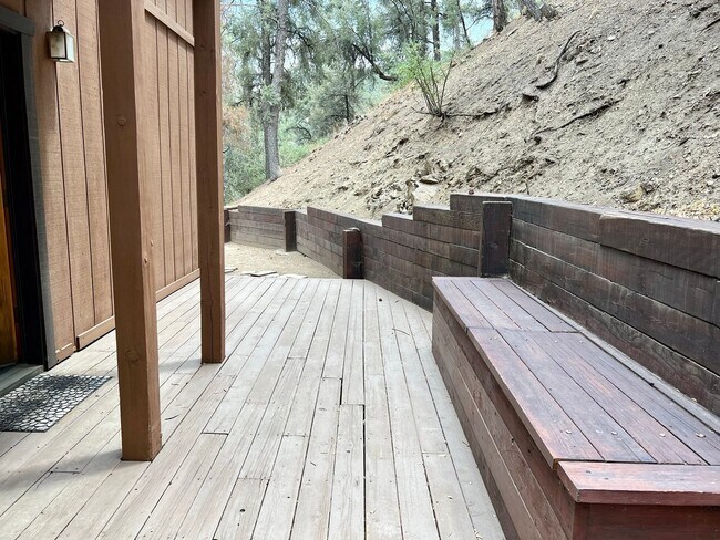 Foto del edificio - Charming Furnished 3-Bed Cabin Retreat wit...