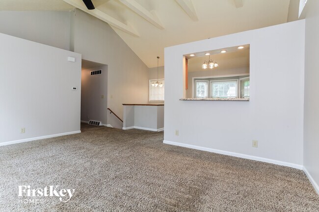 Foto del edificio - 7386 Sterling Springs Way