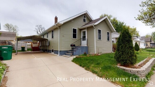 Building Photo - 3 Bed 1 Bath Home near Downtown Sioux Falls!