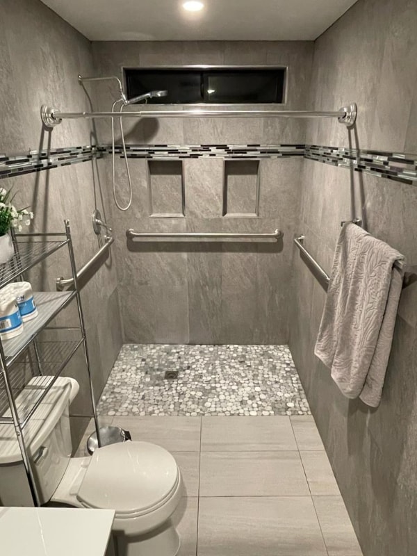 Foto del edificio - 24201 Highlander Rd