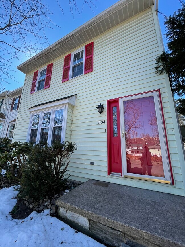 Foto del edificio - 534 Nicholas Ave