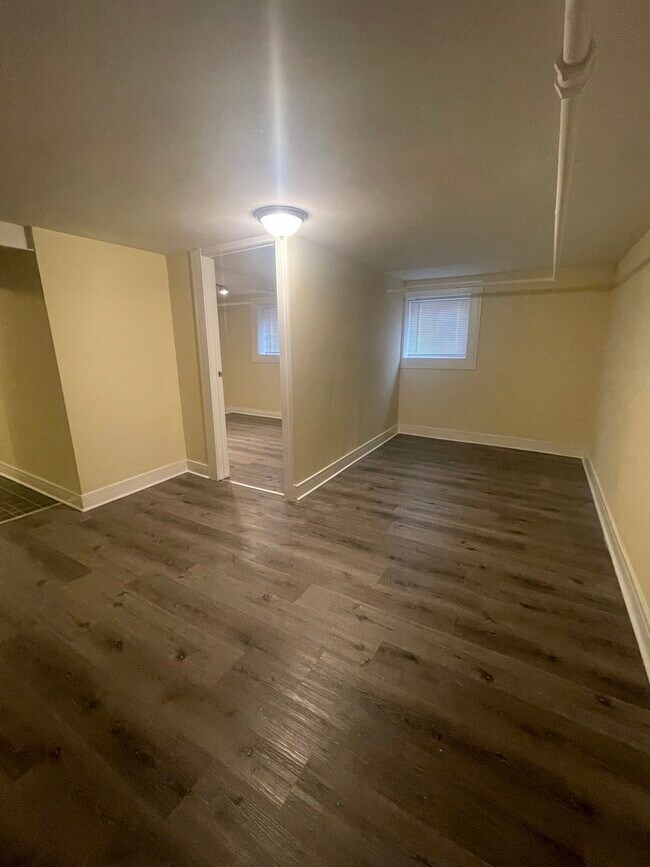 Foto del edificio - 6122 N Hamilton Ave