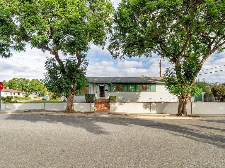 Foto principal - 5651 N Bryn Mawr St