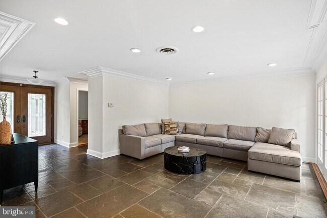 Foto del edificio - 7912 Long Meadow Rd