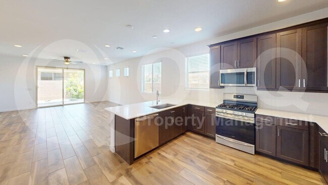 Foto del edificio - 17108 W Fallen Leaf Ln
