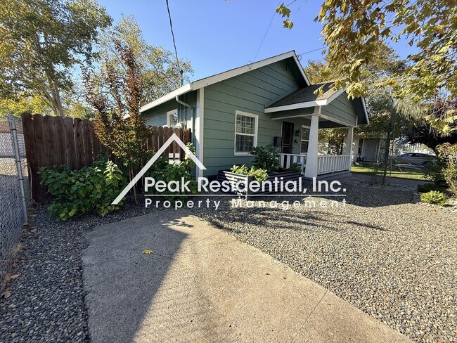 Foto del edificio - Updated 2bd/1ba House near UCD Med Center!