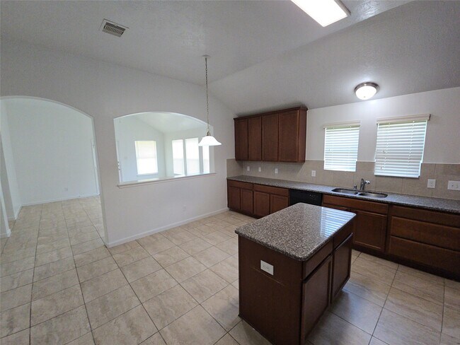 Building Photo - 1306 Squire Dr