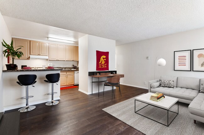 Photo - 947 W 30th St Apartment