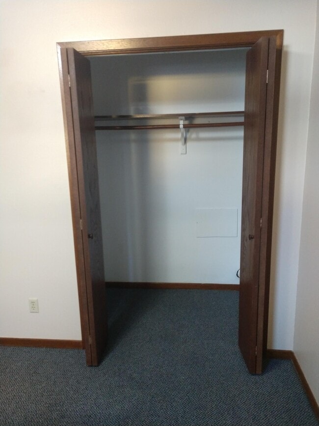 CLOSET - 321 N Rowley St