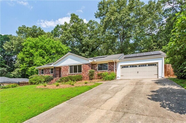 Foto del edificio - 3292 Ferncliff Pl NE