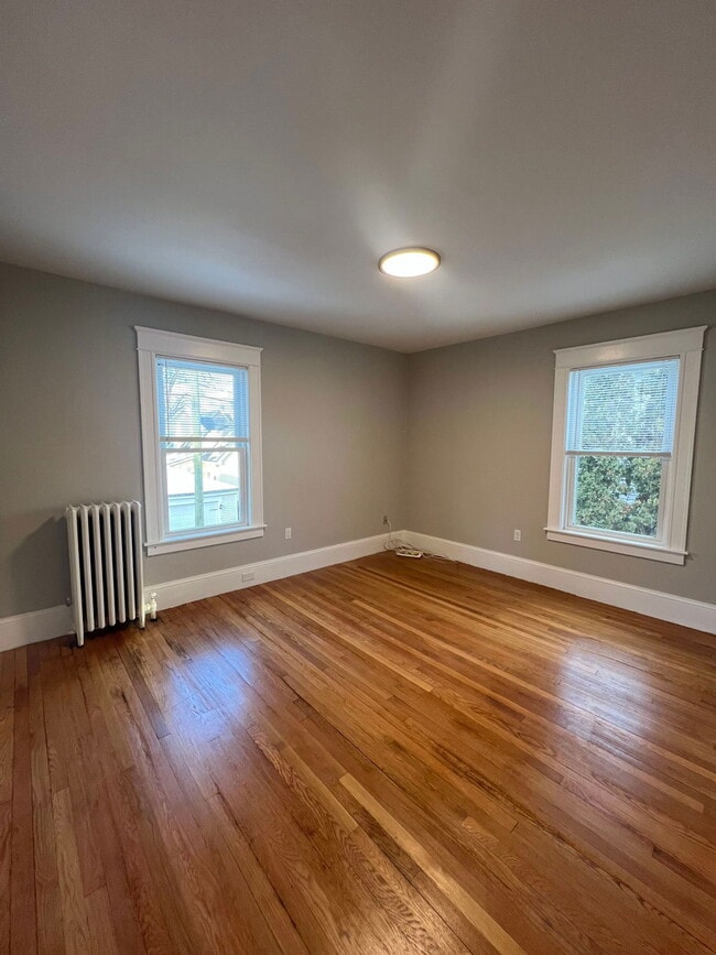 Building Photo - 56 Brook St