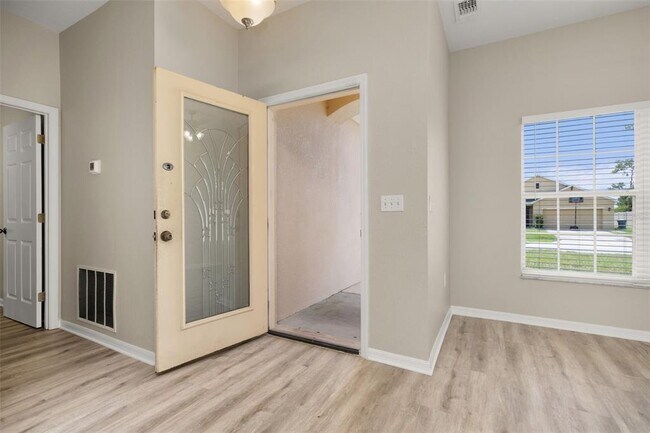 Building Photo - 1037 Brenton Manor Dr
