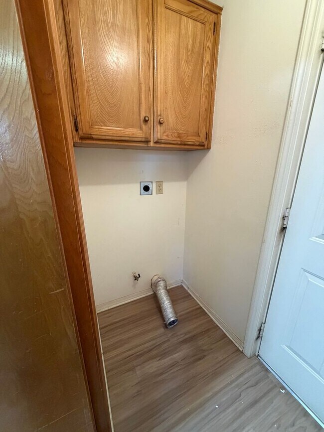 Foto del edificio - 2407 Linda Ct