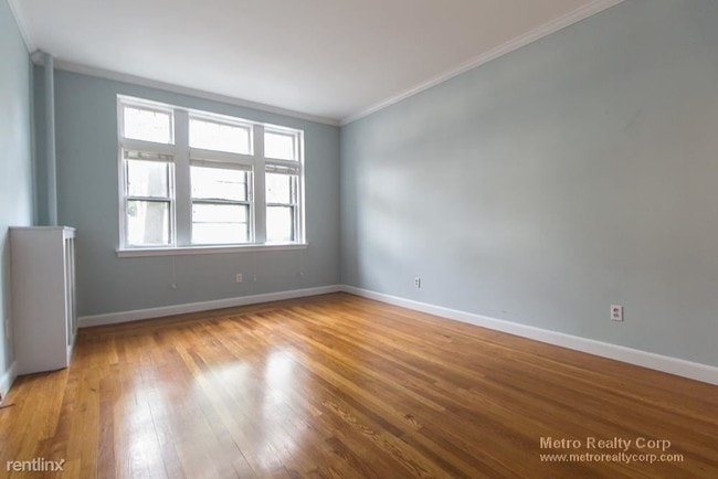 Building Photo - 76 Marshal St