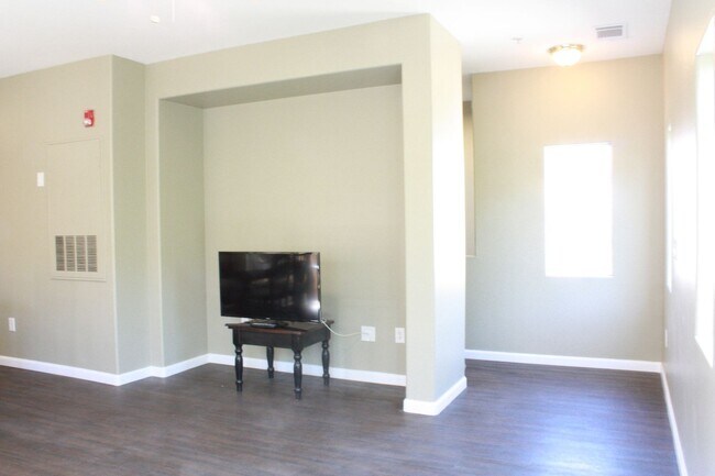 Foto del edificio - 7660 W Eldorado Ln