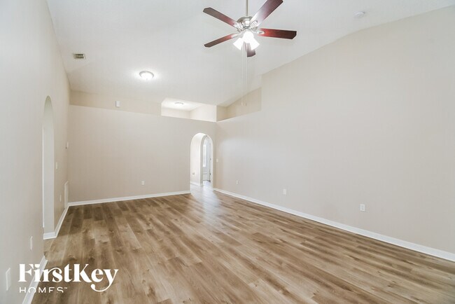 Foto del edificio - 3681 Braeden Ct