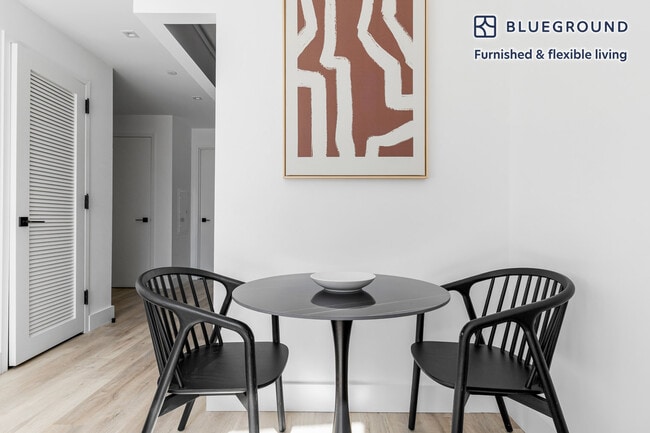 Building Photo - 280 E Houston St