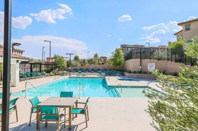 Foto del edificio - MUST SEE Summerlin Townhome