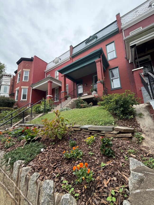 Foto del edificio - 1214 Neal St NE