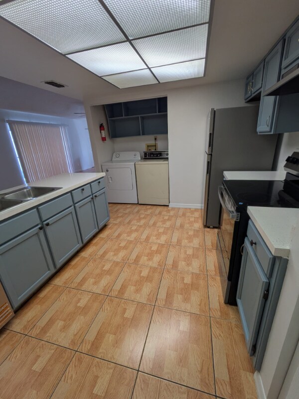 Foto principal - 4369 White Pine Ave