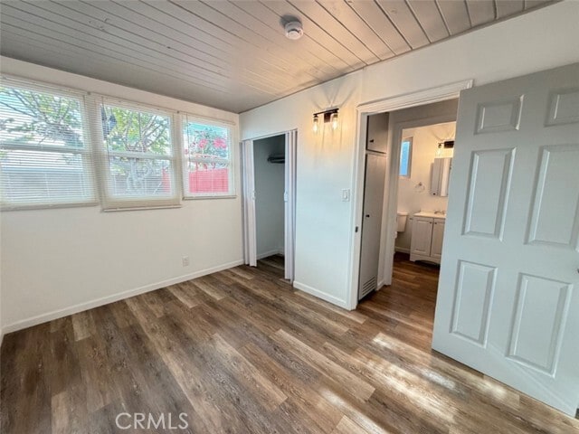 Foto del edificio - 10538 Paramount Blvd